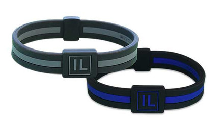 IonLoop's Black Stripe Ionic Band is made of comfortable silicone, the band goes from workout to workplace seamlessly.
(front view)