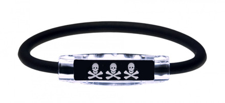 The IonLoop Skull and Crossbones Bracelet contains negative ions and magnets.
(front view)