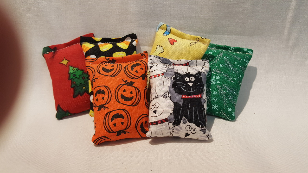 All new Mini Catnip Bags...same great toy, just in Mini Mode!  Approximately 2 x 3 inches.
