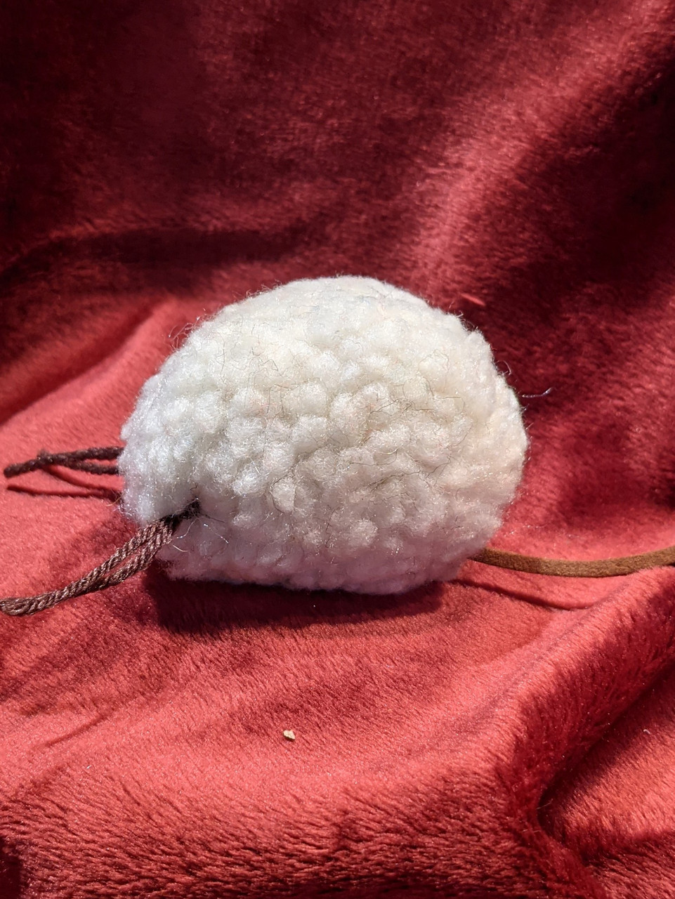 New Mini Sheep Mouse is a smaller version of one our best selling toys. Filled with aromatic catnip just waiting for your furry friend to play.
(Sherpa fabric, approximately 2.5 inches long)