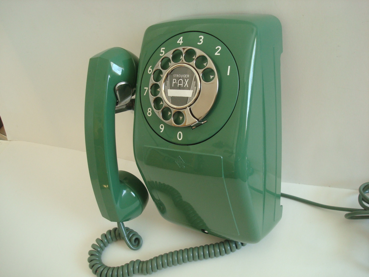 Download Vintage wall telephone made by Automatic Electric AE90 | Old Phone Shop