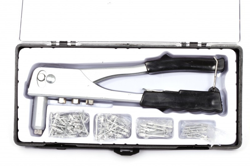 IMPA 615233 HAND RIVETER KIT 2,44,8mm WITH 60 BLIND RIVETS ASS.