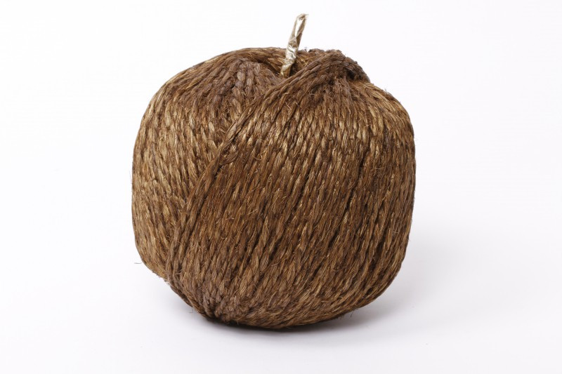 IMPA 211402 MARLINE TWINE TARRED ball 2,5 kg. 2-ply 2/500