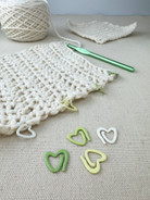 Removable Stitch Markers - green palette hearts - for crochet - coated metal - set of 32