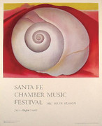 Fabulous O'Keeffe White Shell with Red