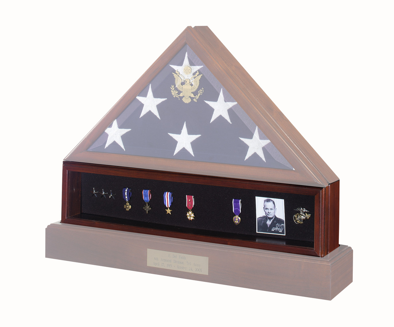 https://cdn2.bigcommerce.com/server3100/a04ed/products/1668/images/3412/Display_Case_Medals_2_with_Ghosted_Flag_Case_and_Pedestal__05402.1443445875.1280.1280.jpg?c=2