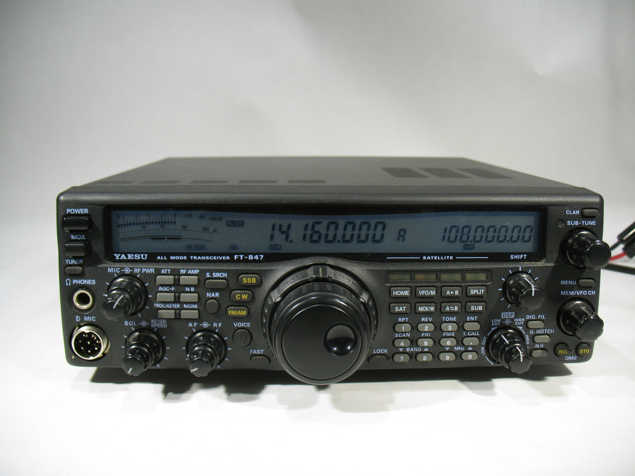U12376 Used Yaesu FT-847 HF/VHF/UHF All Mode Transceiver - Main