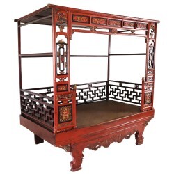 Chinese Wedding Bed with Carved Lion Feet and Canopy Top Chinese Wedding Bed with Carved Lion Feet and Canopy Top