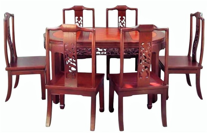 Hardwood Hand Carved Extendable Dining Room Table & Chair Set