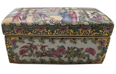 Chinese Porcelain Tea Box in Rose Medallion