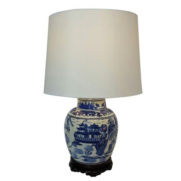 Table Lamp In Blue And White Chinese Porcelain Daisy Chain Pattern