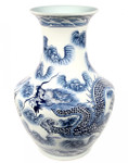 Chinese dragon blue and white vase