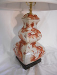 Red and white porcelain lamp