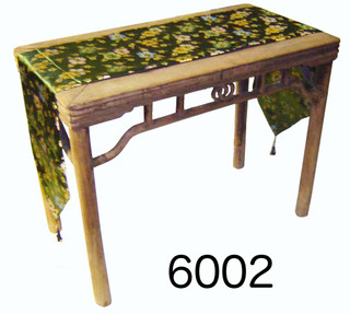 Embroidered Table Runner Green Silk Daisy