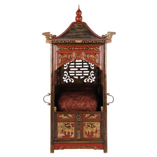 Chinese Sedan Chair with Intricate Hand Carvings and Pagoda Top