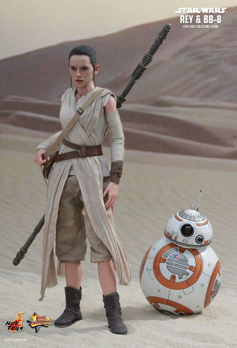 HOT TOYS STAR WARS: THE FORCE AWAKENS REY AND BB-8 1/6TH SCALE COLLECTIBLE  SET