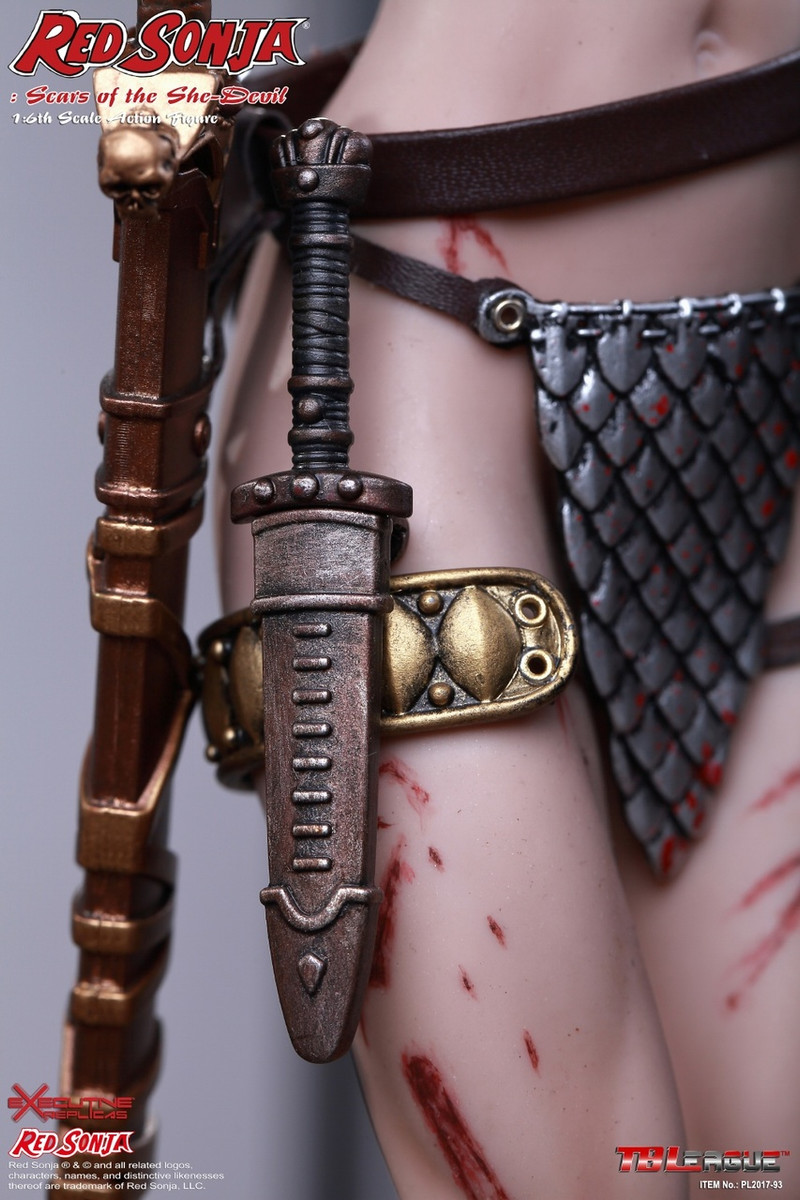 1/6 Scale Red Sonja Scars of The She-Devil Closed Gloved Hands Peg Type 
