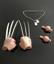 1/6 Scale Claws hand and Dog Tag  set
