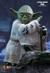 Hot Toys MMS369  Star Wars: Episode V Empire Strikes Back 1/6th scale Yoda Collectible Figure 