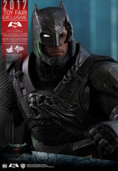 Hot Toys Armored Batman MMS417 BvS 1/6th scale (Battle Damaged Version) Collectible Figure 2017 Toy Fair Exclusive