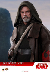 Hot Toys MMS457 Luke Skywalker Star Wars: The Last Jedi 1/6th scale Collectible Figure