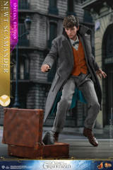 Hot Toys MMS512 Newt Scamander (Special Version) Fantastic Beasts The Crimes of Grindelwald 1/6th scale Collectible Figure