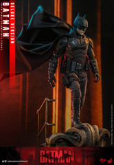 Hot Toys MMS639 The Batman (Deluxe Version) 1/6th Collectible Figure