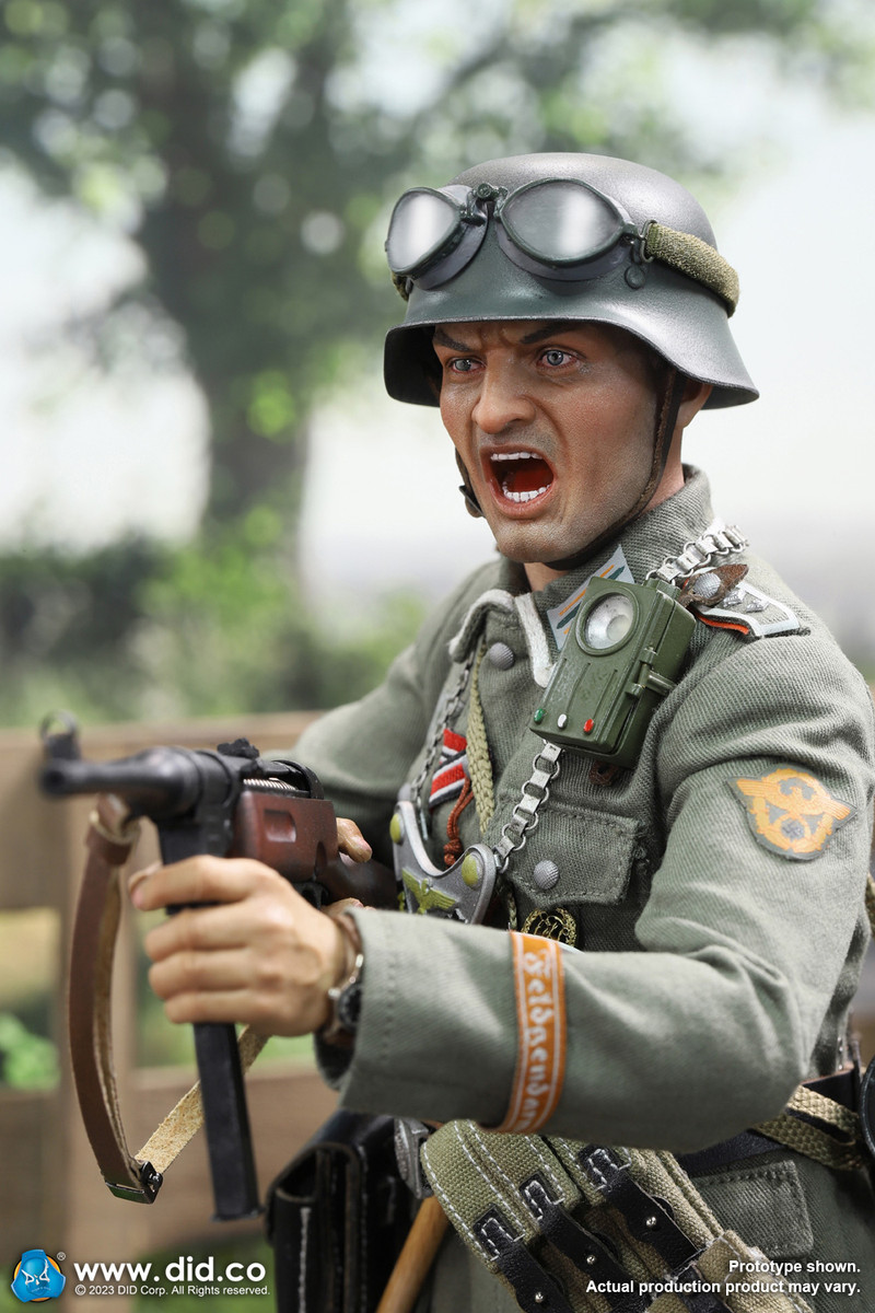 DID 1/6 D80166 WWII German Military Policeman Richard