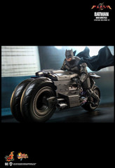 Hot Toys MMS705 The Flash 1/6th scale Batman and Batcycle Collectible Set