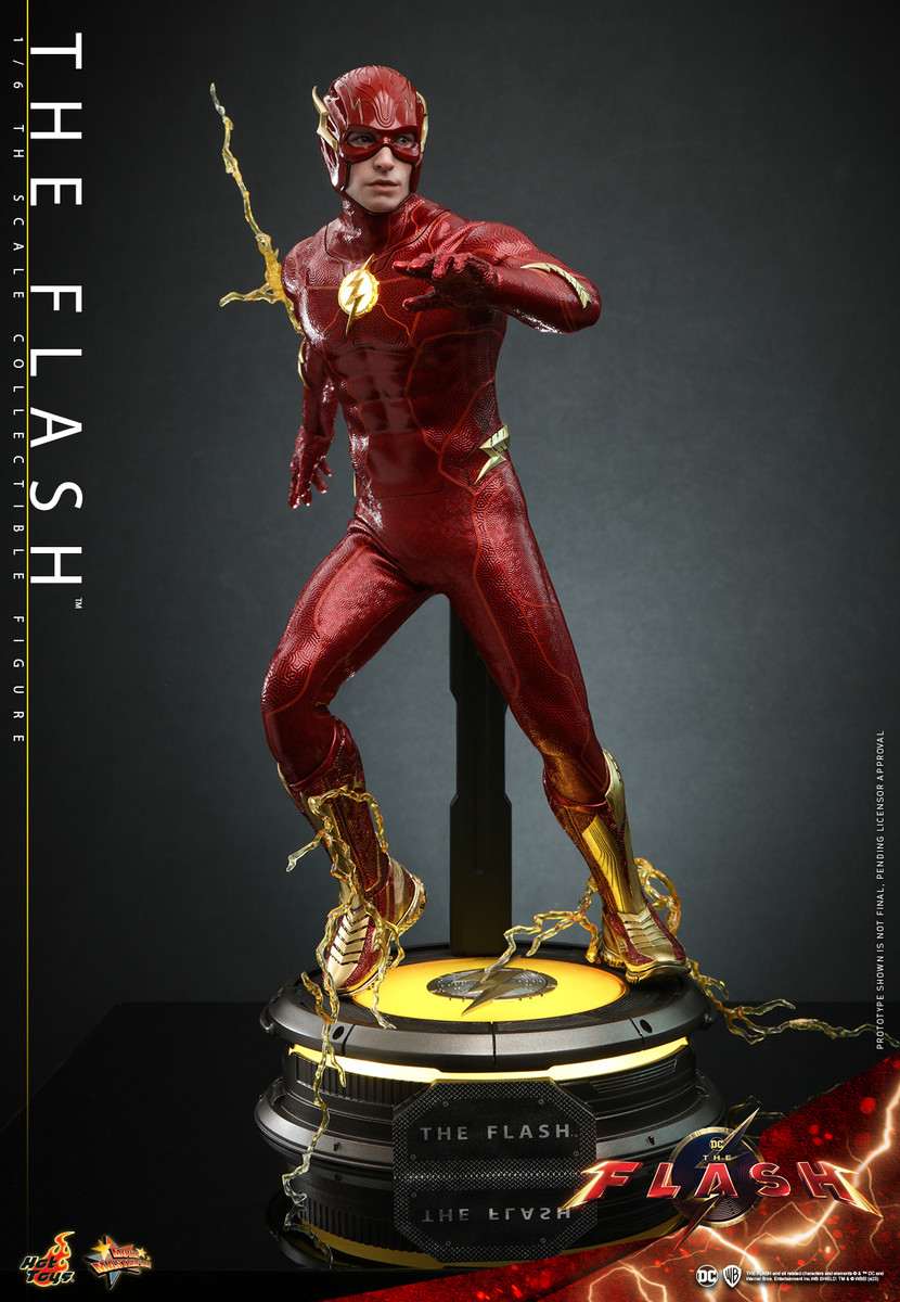 Hot Toys The Flash MMS713 1/6 Scale Collectible Figure