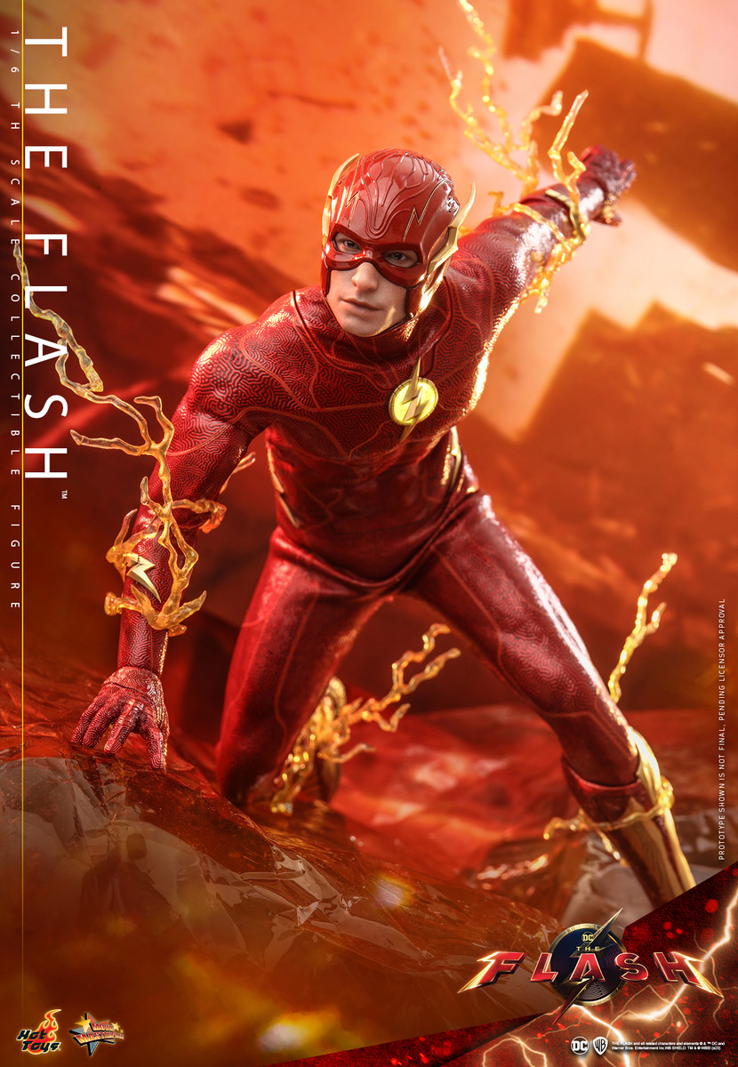 Hot Toys The Flash MMS713 1/6 Scale Collectible Figure