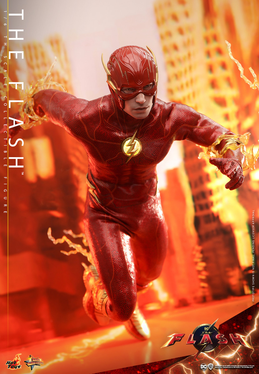 Hot Toys The Flash Special Edition with life size The Flash Signet