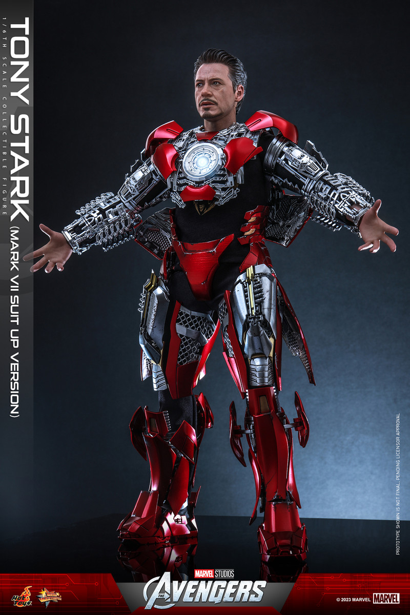 Hot Toys MMS718 Tony Stark (Iron Man Mark VII Suit up