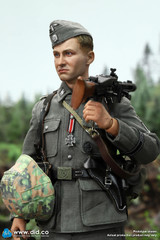 DID D80169 1/6 WWII German 12th SS Panzer Division MG42 gunner - Otto