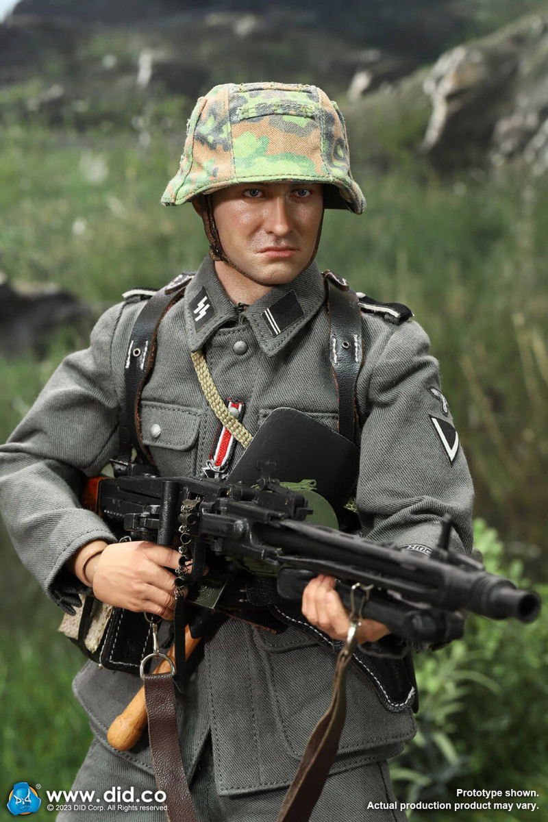 DID 1/6 WWII German 12th SS Panzer Division MG42 gunner - Otto D80169