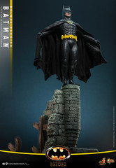 Hot Toys MMS693 Batman 1989 Deluxe Version 1/6 Scale Figure