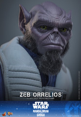 Close-up of Zeb Orrelios Hot Toys head sculpt showing Lasat fur texture and eyes