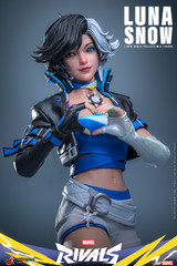 Close up shot of the Hot Toys Luna Snow head sculpt highlighting the detailed facial makeup two toned black and white bob hairstyle and adjustable rolling eyeballs.
