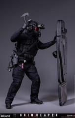 Full view displaying the deluxe exclusive tactical shield along with the fatal edge axe and karambit knife