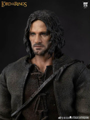 Close up of the peaceful head sculpt featuring the adjustable movable eyes system for the Lord of the Rings Aragorn figure.