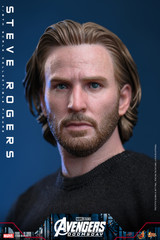 A close up look at the highly detailed Chris Evans head sculpt featuring movable rolling eyeballs and realistic skin texture.