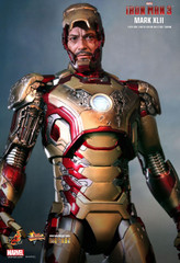 Hot Toys – MMS197D02 – Iron Man 3: 1/6th scale Mark 42 XLII  Limited Edition Collectible Figurine