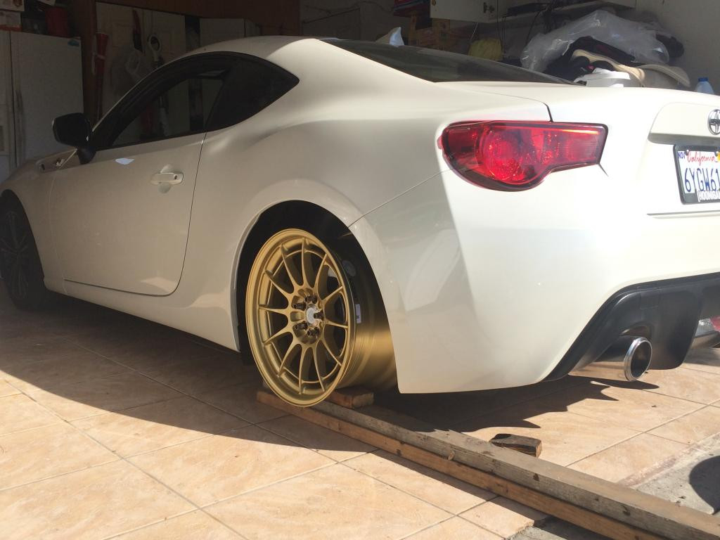 18x9.5" +40 5x100 test fit on FR-S