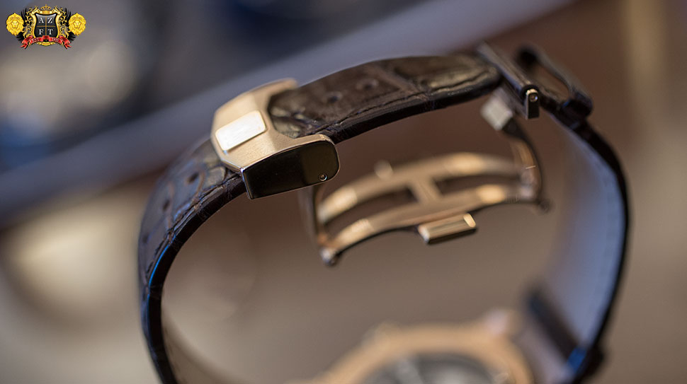 Antoine Martin Slow Runner 18k Rose Gold SR01.710.1