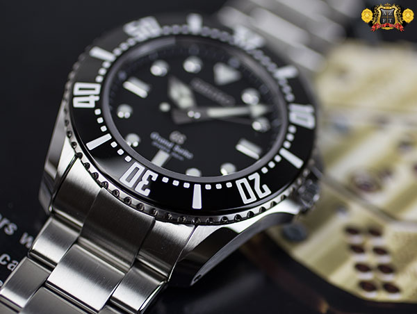 quartz does how vibrate Seiko And Grand Quartz Diver Arizona SBGX117 SBGX115 quartz does how vibrate Seiko And Grand Quartz Diver Arizona SBGX117 SBGX115