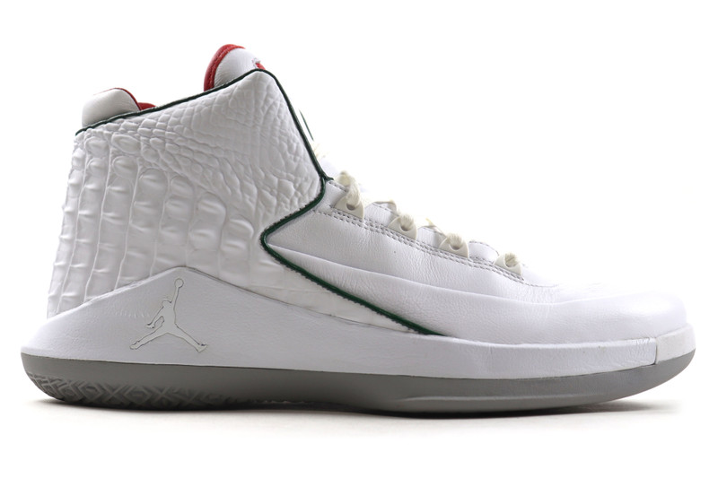 Air jordan clearance xxxii white