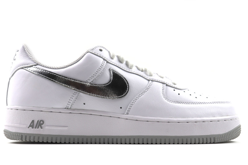 Nike Air Force 1 Low Retro in White & Metallic Silver