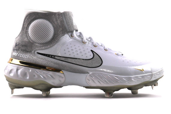 NIKE ALPHA HUARACHE ELITE 3 MID スパイク New York