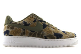 AIR FORCE 1 '07 CAMO SWEATER SAMPLE (SIZE 9)