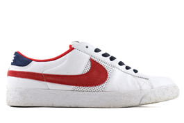 NIKE SB BLAZER LOW PREMIUM WHITE SPORT RED (SIZE 9.5)